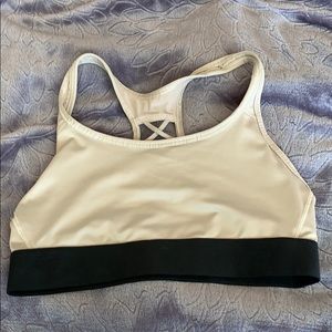 Victoria Sport Medium Sports Bra
